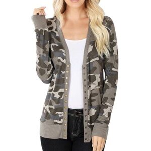 Zenana- Camouflage Print Snap Button Cardigan Total Body Length Size M